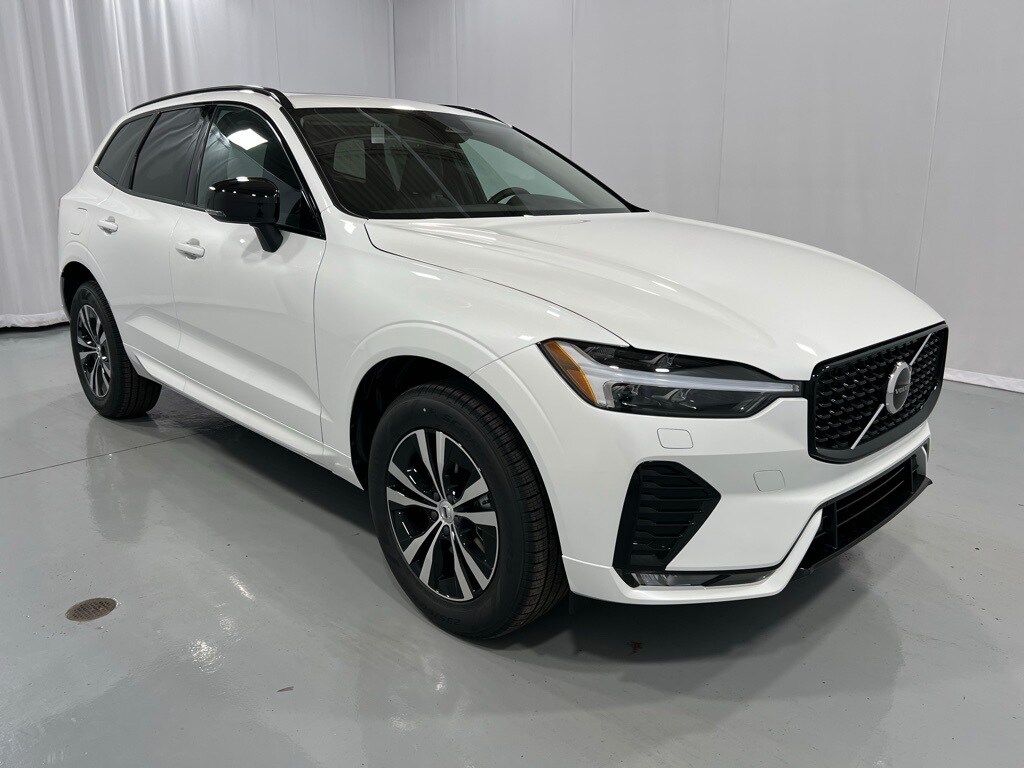 2025 Volvo XC60 B5 Core photo 4