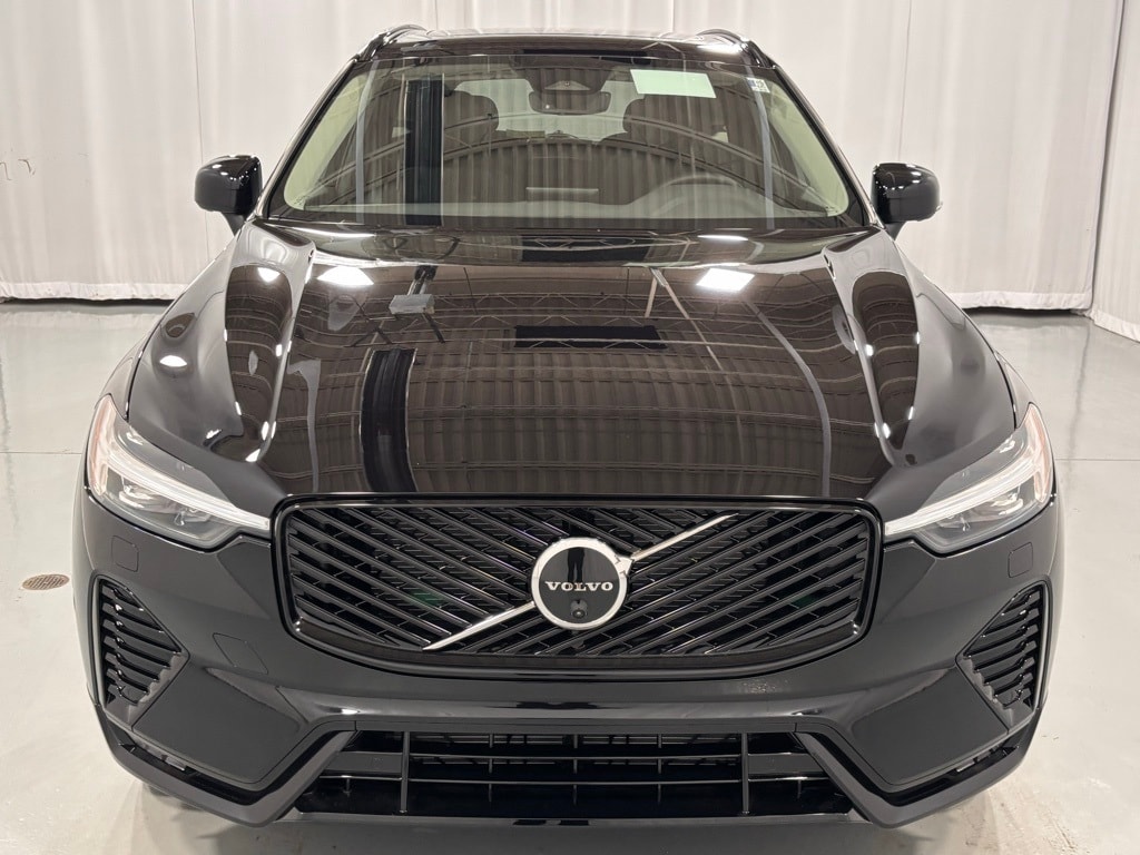 New 2026 Volvo XC60 B5 Plus SUV
