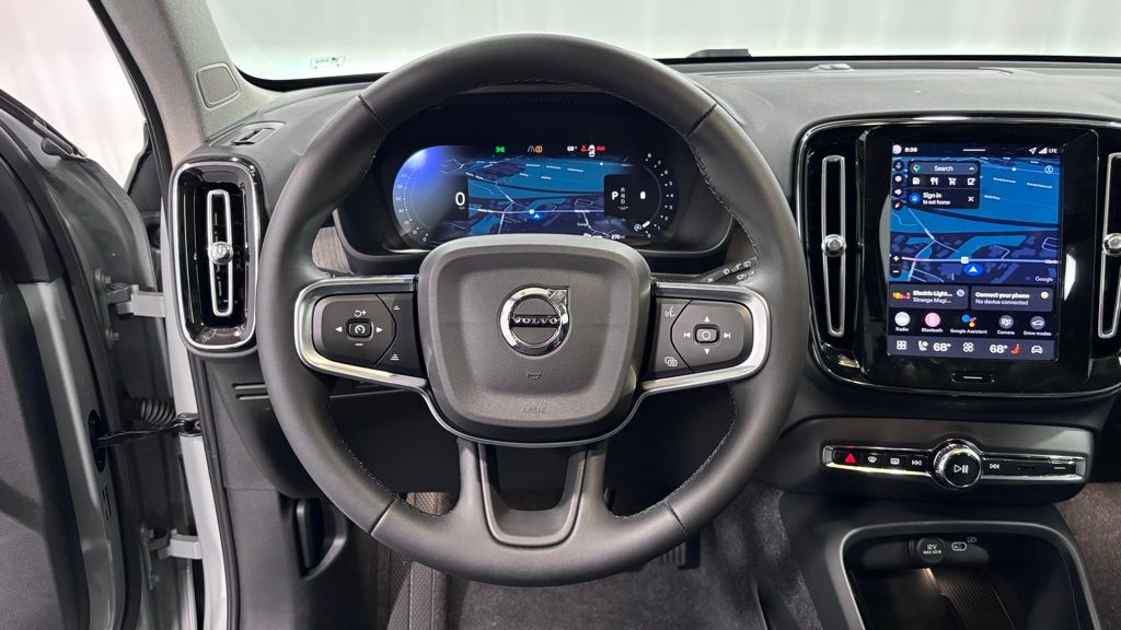 2026 Volvo XC40 Plus - Photo 13