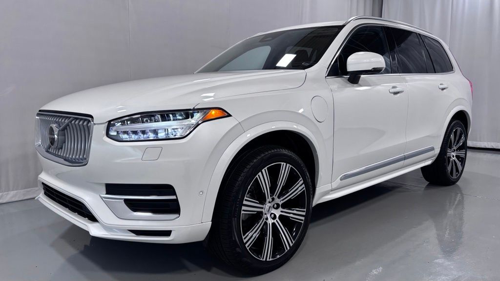 2025 Volvo XC90 plug-in hybrid