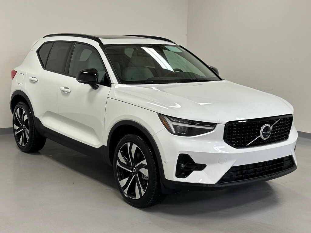 2024 Volvo XC40 Ultimate photo 4