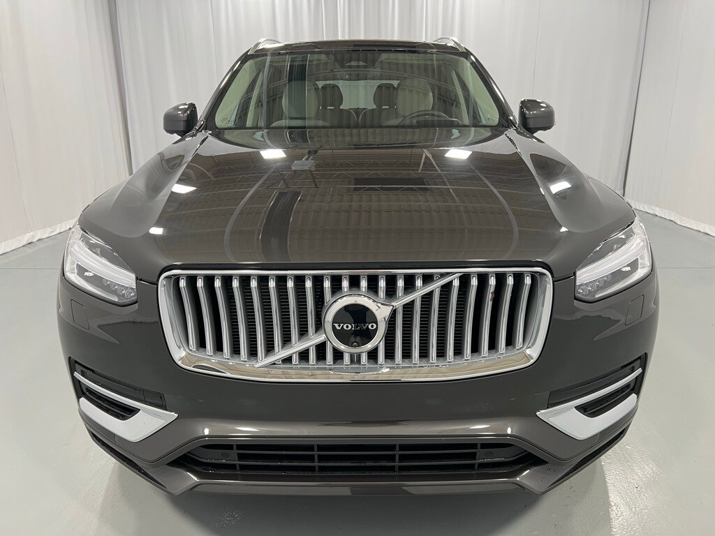 2025 Volvo XC90 T8 photo 3