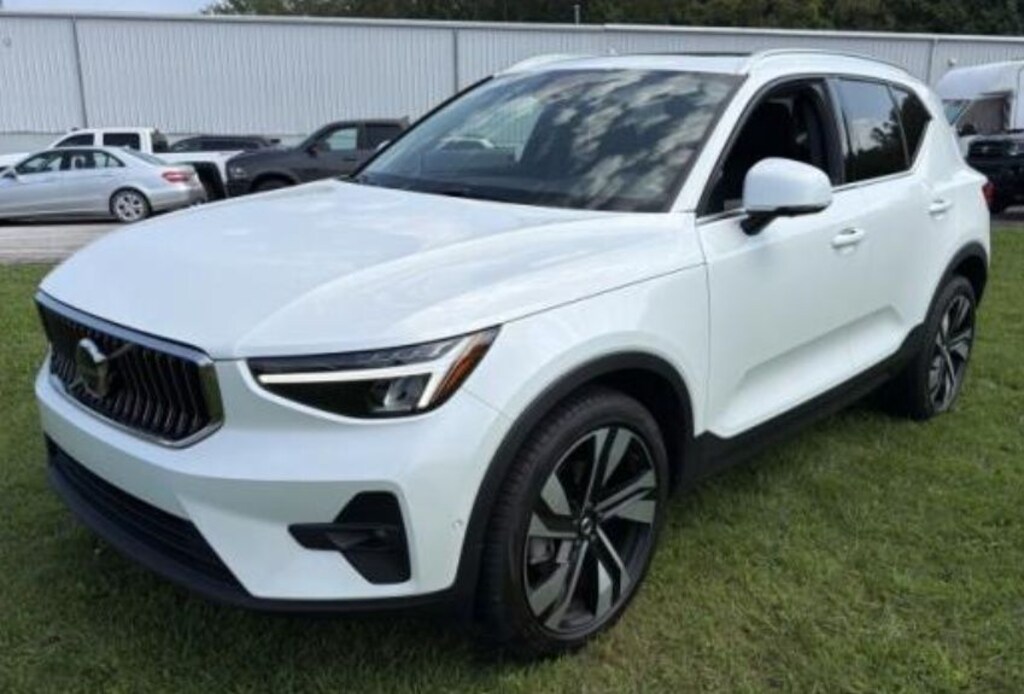 Used 2024 Volvo XC40 B5 Plus Bright Theme SUV
