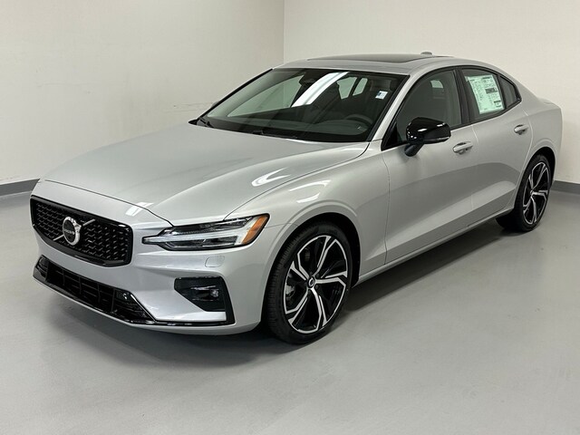 2024 Volvo S60 B5 Core Dark Sedan