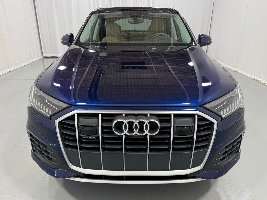 2024 Audi Q7 45 Premium Plus photo 2