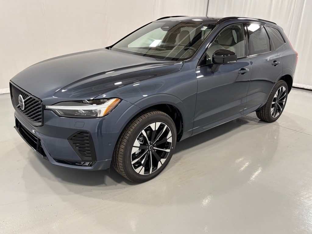 2026 Volvo XC60 Plus's photo