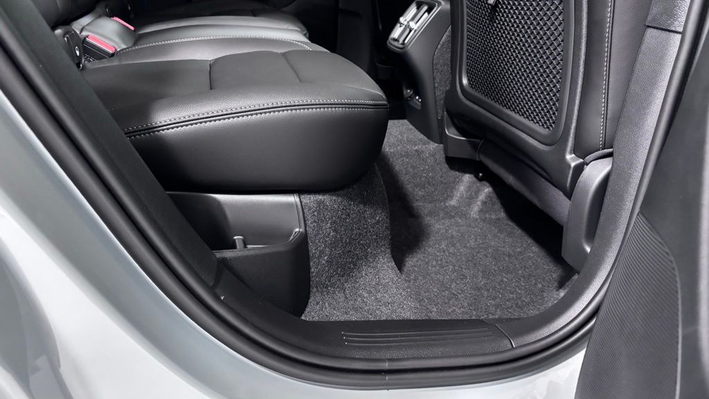 2026 Volvo XC40 Plus - Photo 21