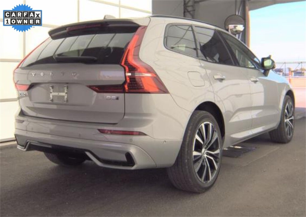 2025 Volvo XC60 B5 Plus photo 2