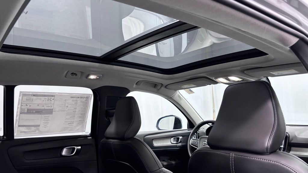 2026 Volvo XC40 Plus - Photo 22