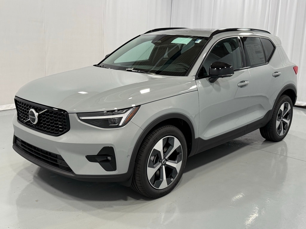 2026 Volvo XC40 Plus's photo