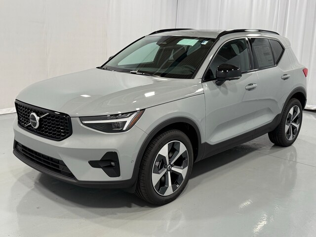 2026 Volvo XC40 B5 Plus AWD SUV