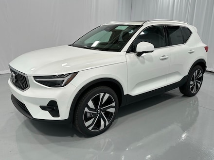 2025 Volvo XC40 B5 Ultra Bright Theme AWD SUV