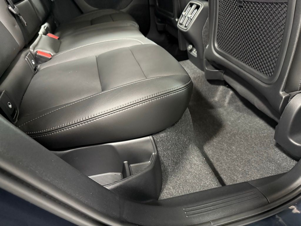 2026 Volvo XC40 Ultra - Photo 20