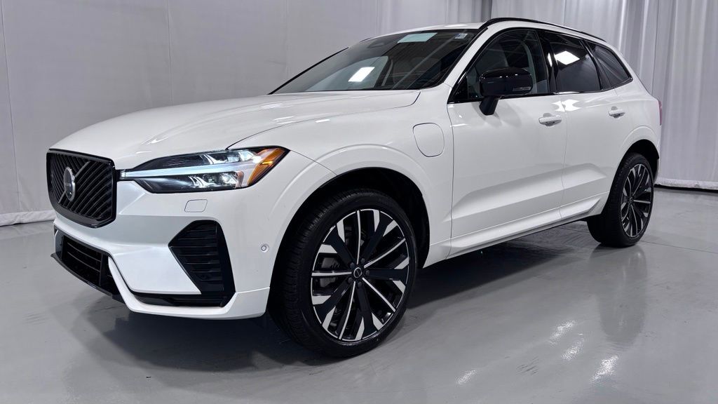 2026 Volvo XC60 T8 Ultra Dark AWD's photo