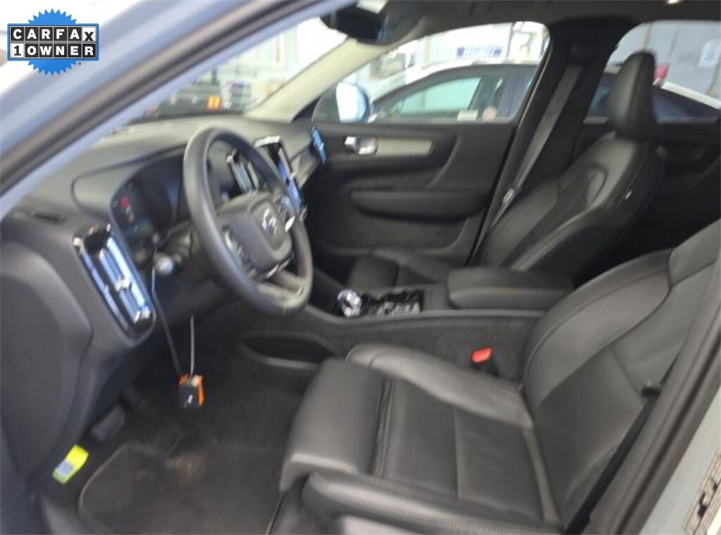 Certified 2025 Volvo XC40 B5 Plus Bright Theme SUV