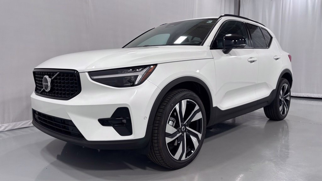 2026 Volvo XC40