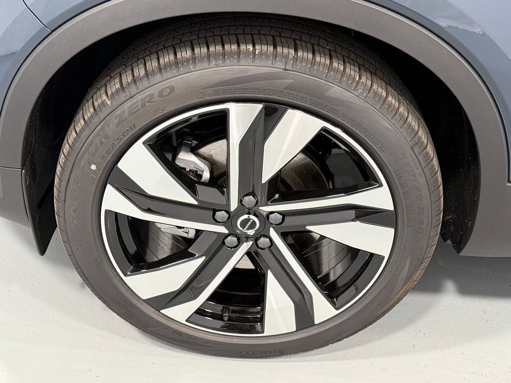 2026 Volvo XC40 Ultra - Photo 24