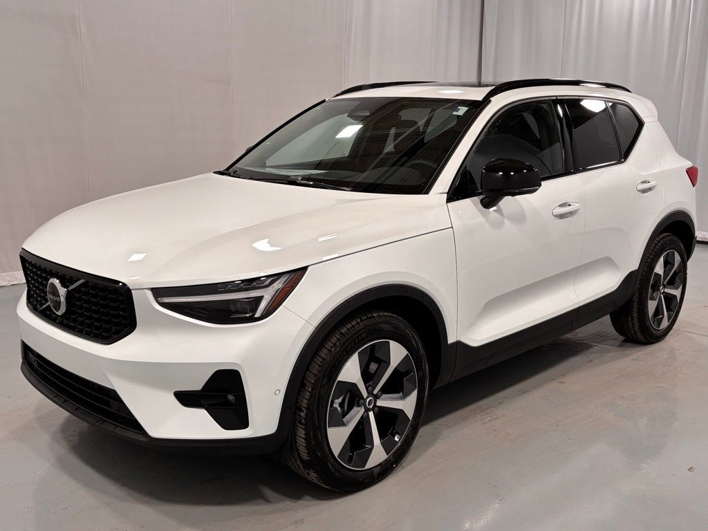 2026 Volvo XC40 Plus