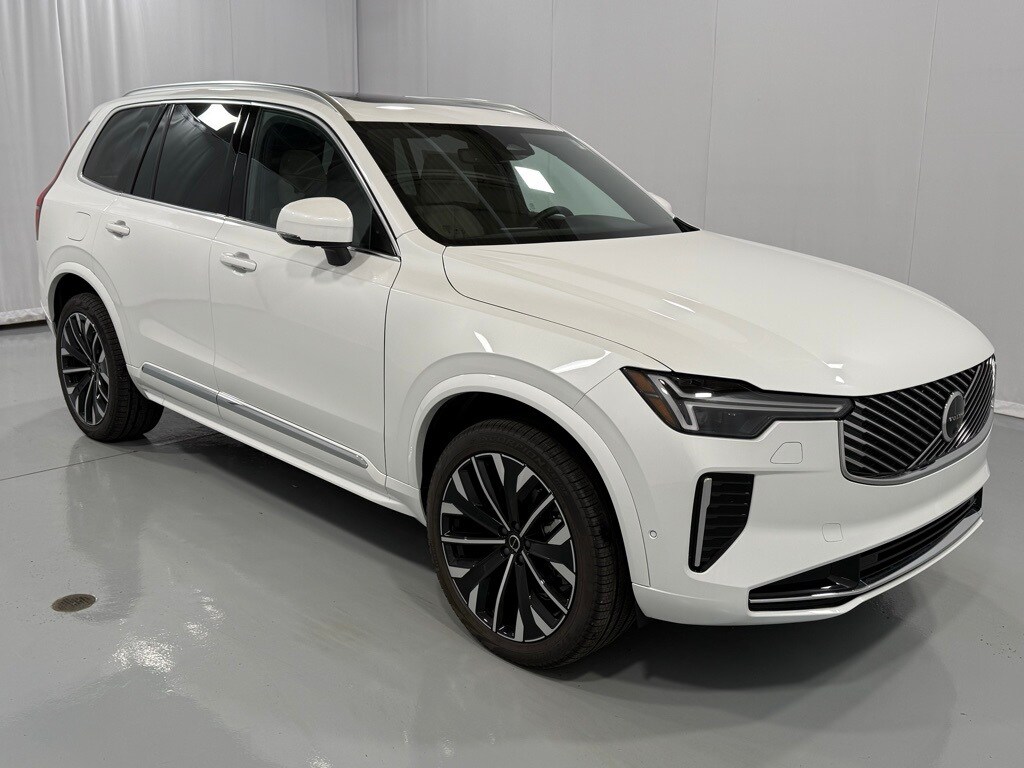 2026 Volvo XC90 Plus photo 4
