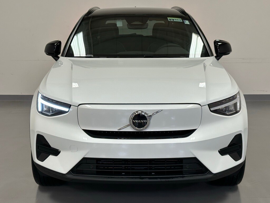 2024 Volvo XC40 Recharge photo 3