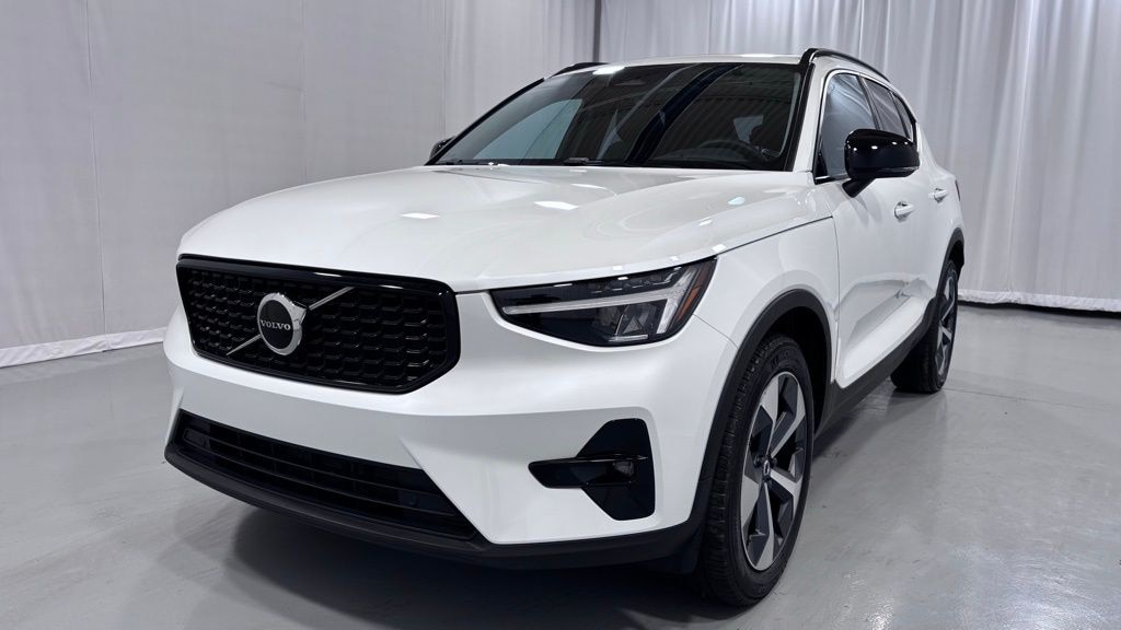Certified 2023 Volvo XC40 B5 Plus Dark Theme SUV
