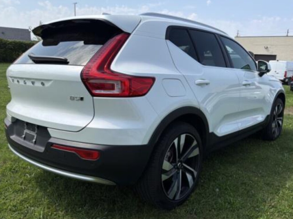 Used 2024 Volvo XC40 B5 Plus Bright Theme SUV