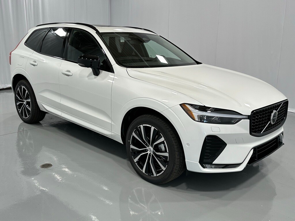 2025 Volvo XC60 B5 Plus photo 4
