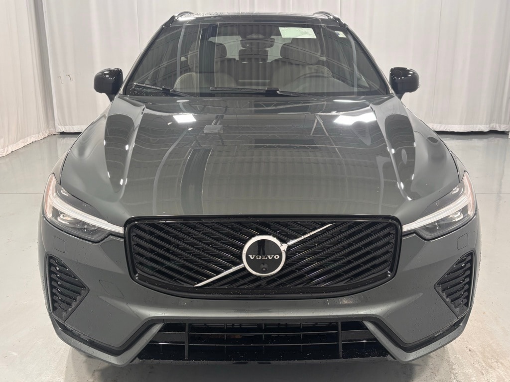 New 2026 Volvo XC60 B5 Plus SUV