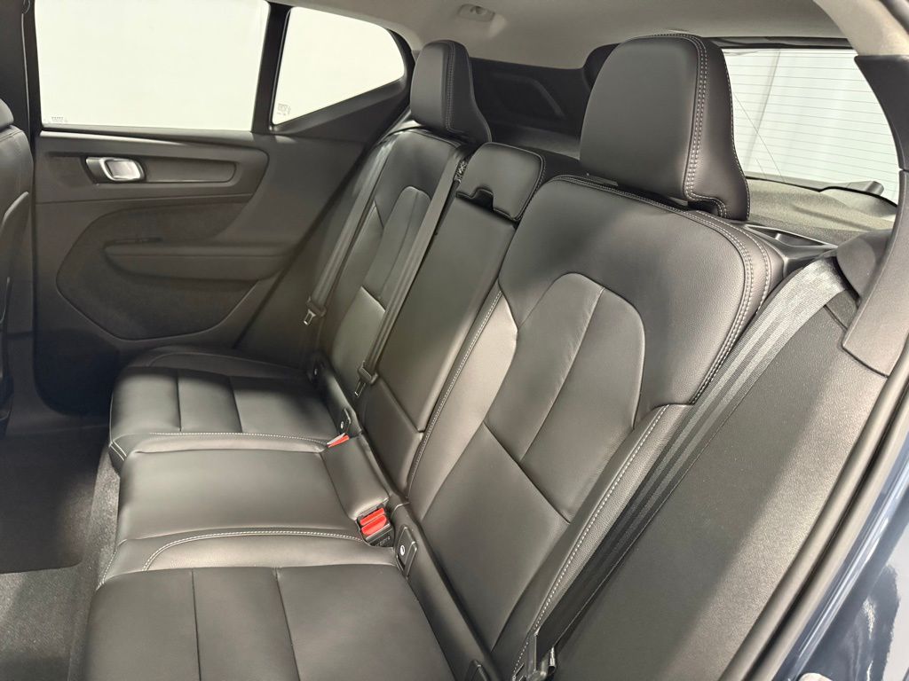 2026 Volvo XC40 Ultra - Photo 19