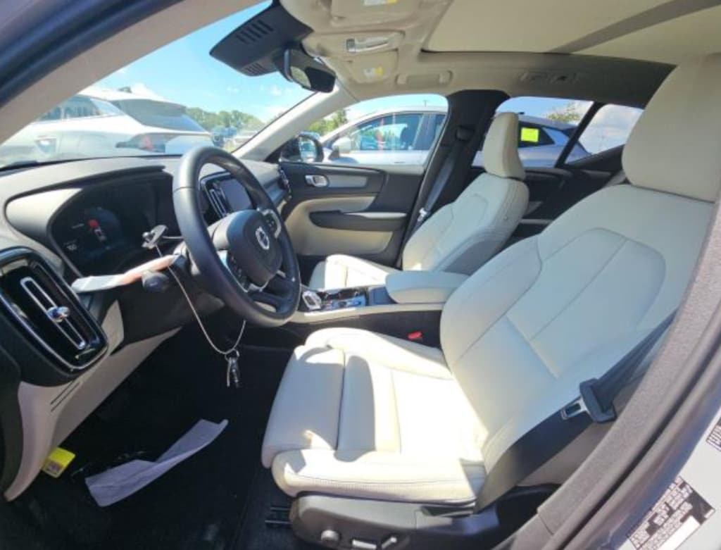Used 2026 Volvo XC40 B5 Plus SUV