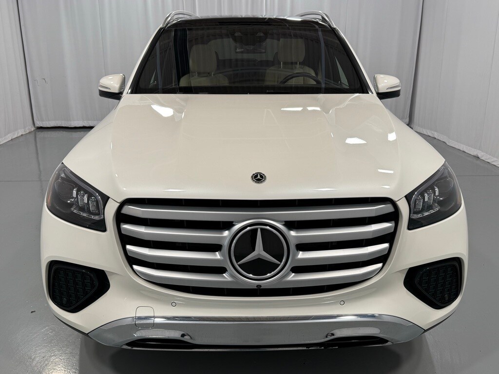 2024 Mercedes Benz GLS 450 photo 2