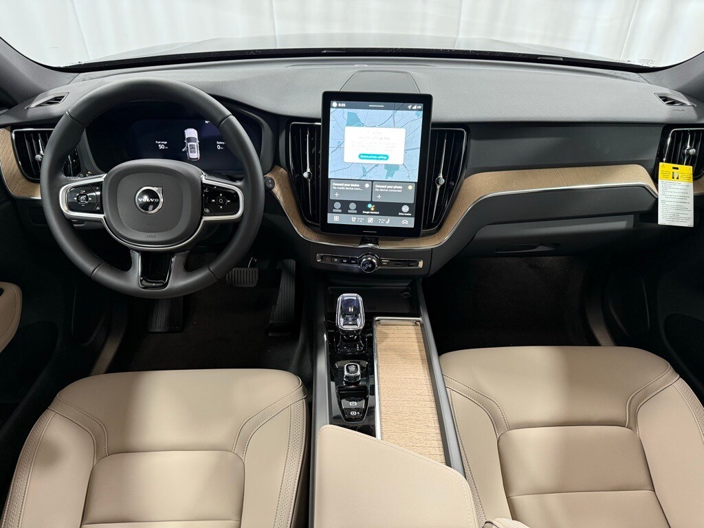 2026 Volvo XC60 T8 Plus photo 2