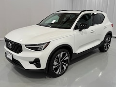 Used 2025 Volvo XC40 B5 Plus Dark Theme SUV YV4L12UC9S2501564 near Cleveland