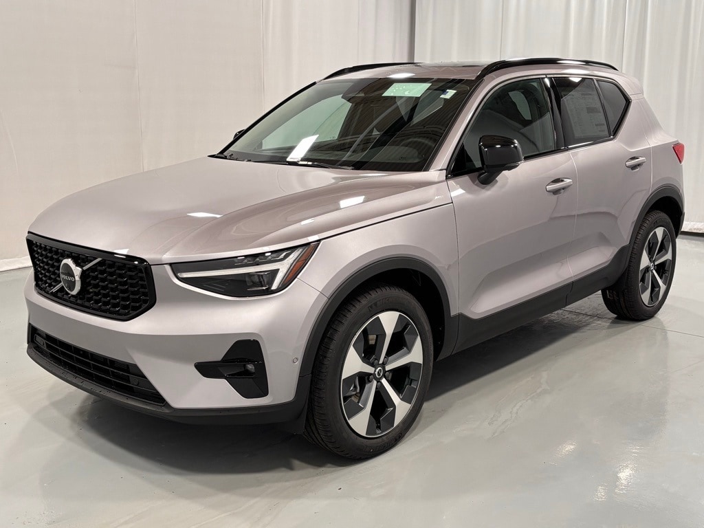 2026 Volvo XC40 Plus's photo