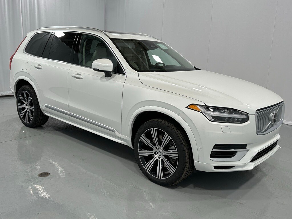 2025 Volvo XC90 T8 photo 4