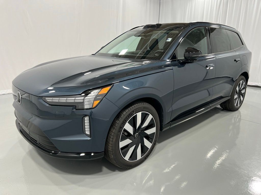 2025 Volvo EX90 Twin Motor Performance Ultra 7-Seater's photo
