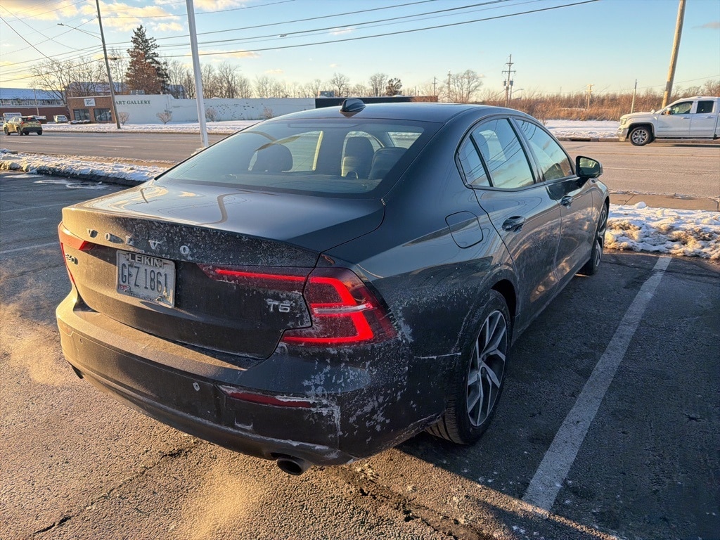 Used 2019 Volvo S60 T5 Momentum Sedan