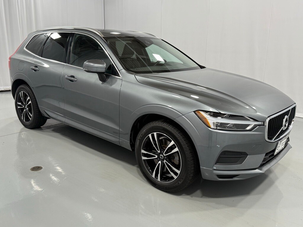 2020 Volvo XC60 T6 Momentum photo 4