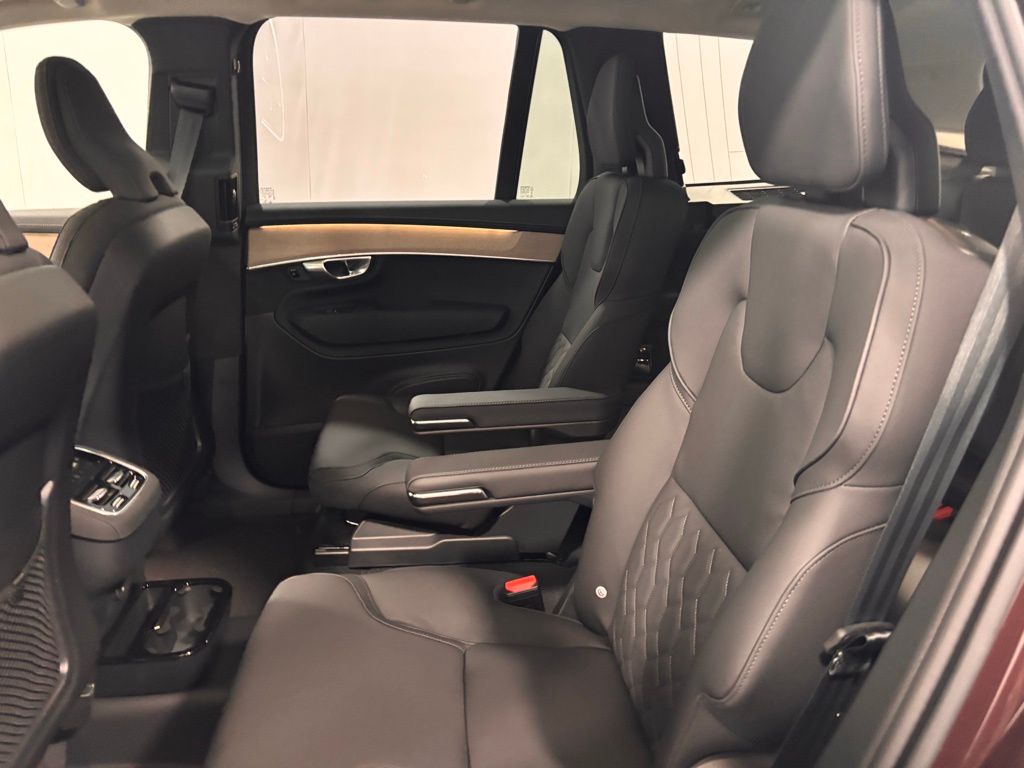 2026 Volvo XC90 Plus - Photo 19