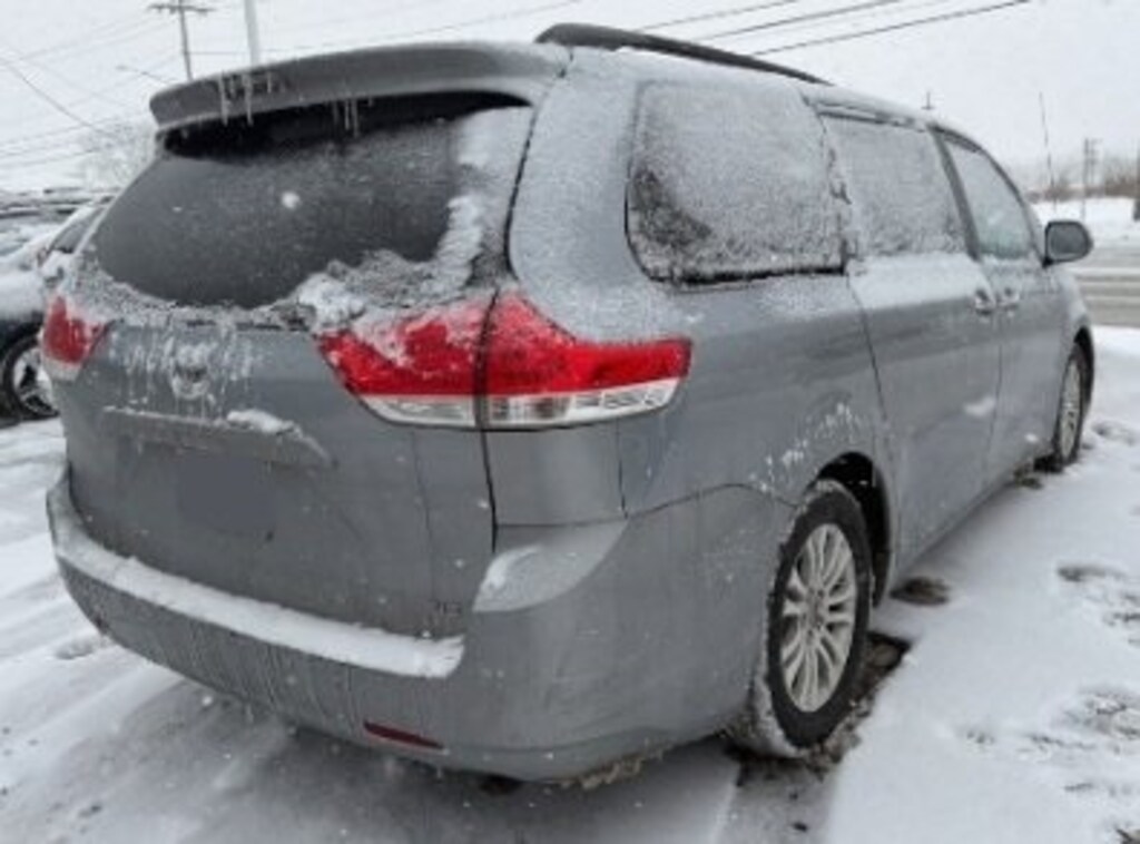 Used 2013 Toyota Sienna XLE Van