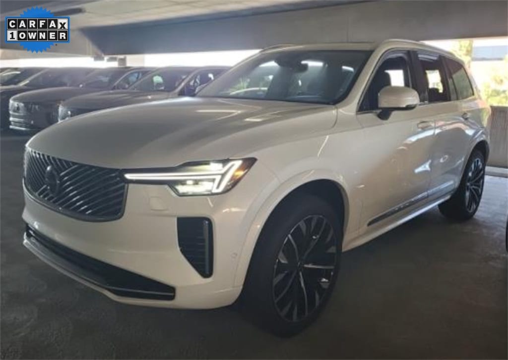 2025 Volvo XC90 Plus's photo