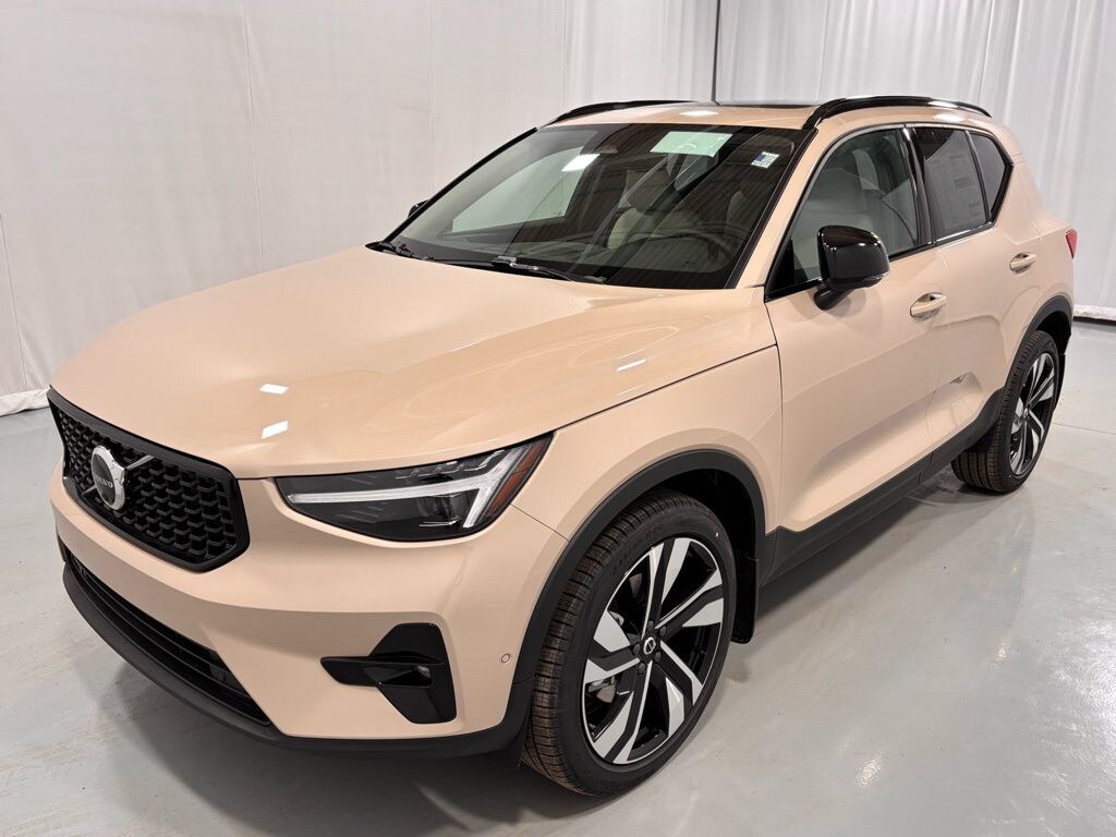 New 2026 Volvo XC40 B5 Plus SUV