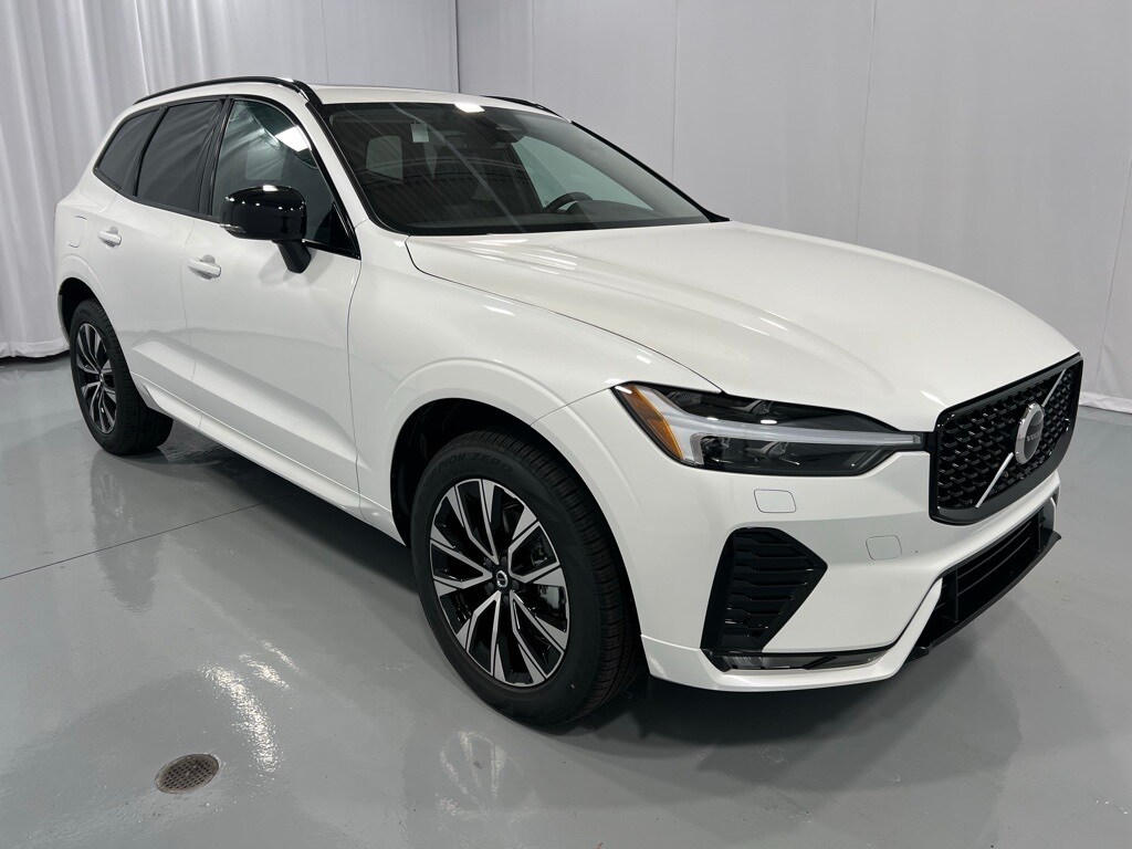 2025 Volvo XC60 B5 Core photo 4