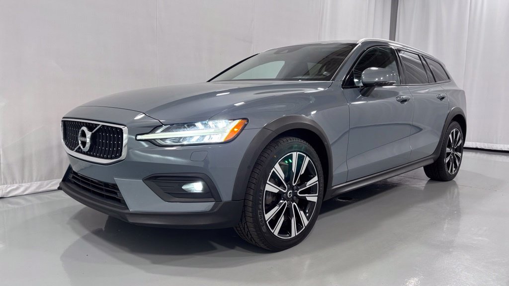 2022 Volvo V60 Cross Country