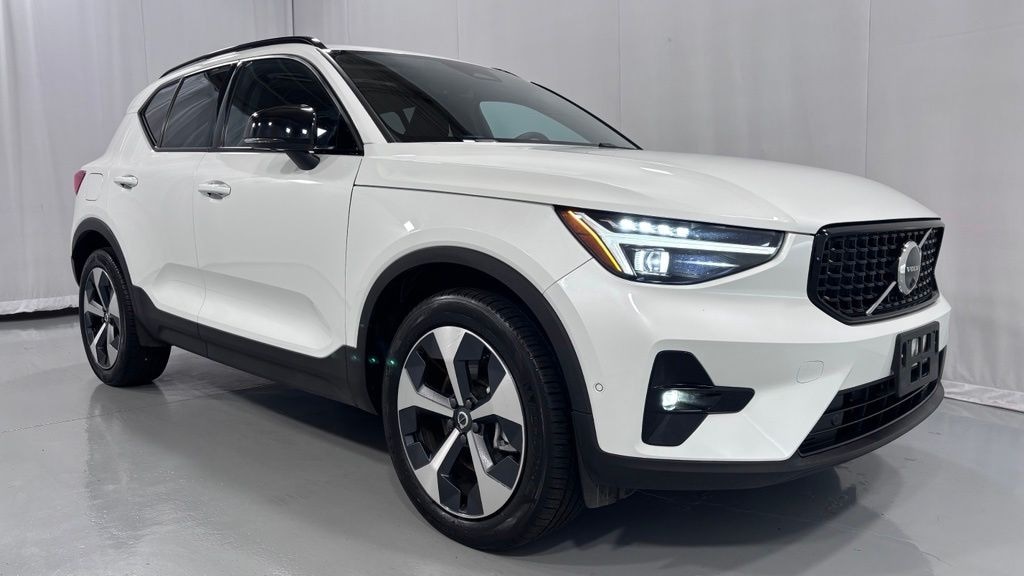 Used 2026 Volvo XC40 B5 Plus SUV