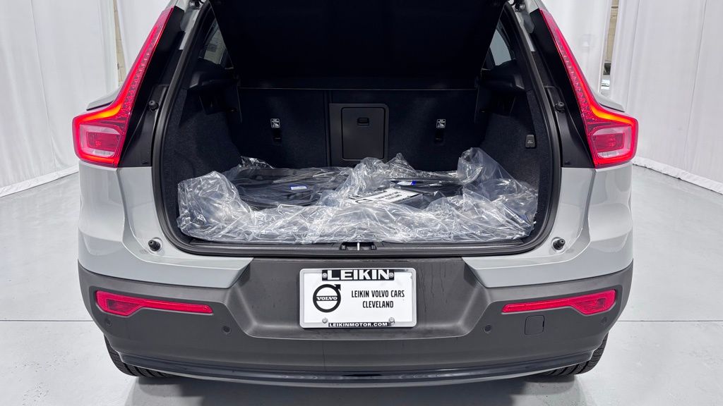 2026 Volvo XC40 Plus - Photo 23