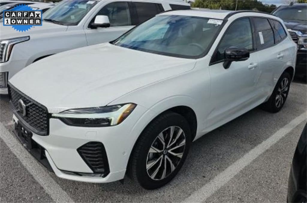 2025 Volvo XC60 Plus's photo