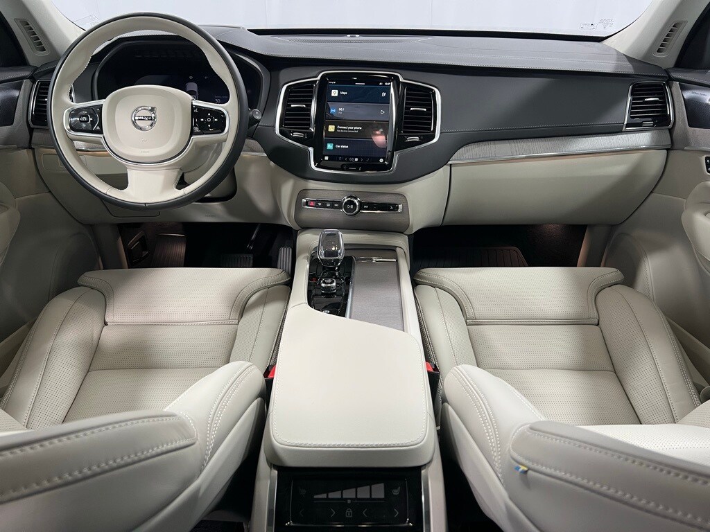 2025 Volvo XC90 T8 photo 2
