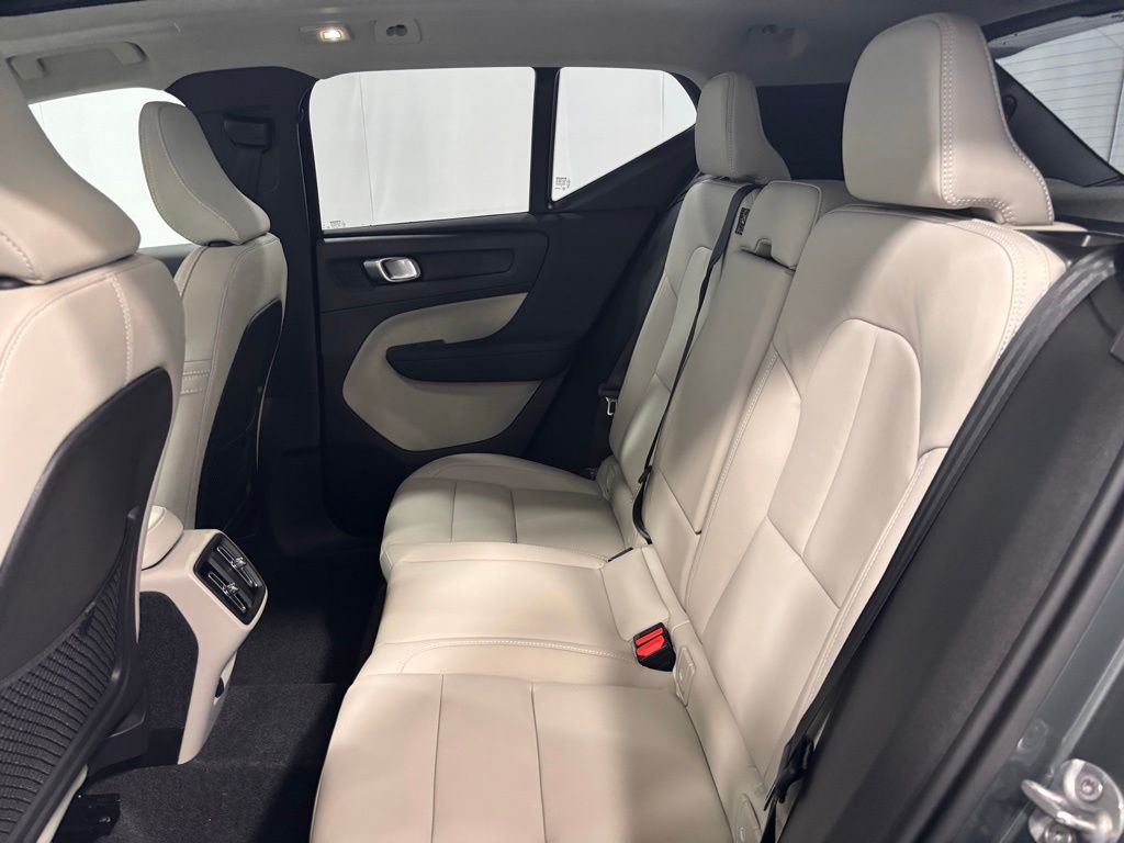 2026 Volvo XC40 Ultra - Photo 19