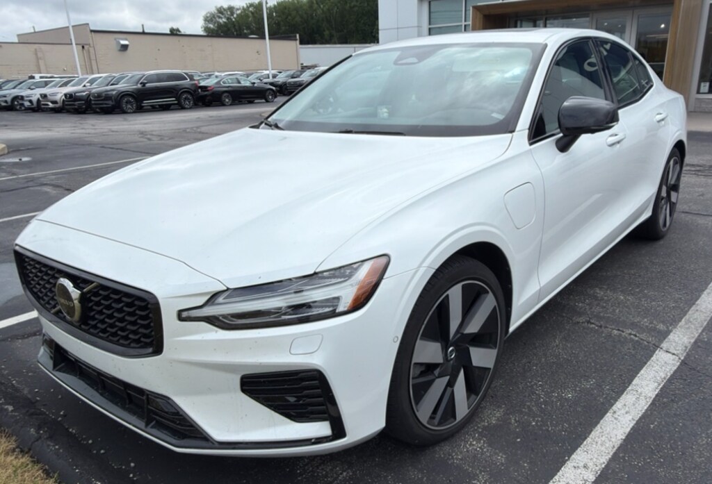 Used 2024 Volvo S60 plug-in hybrid T8 Plus Dark Theme Sedan
